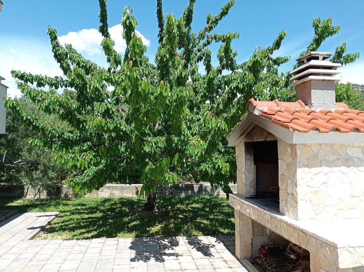 Studio Apartment With Balcony Trogir Kültér fotó