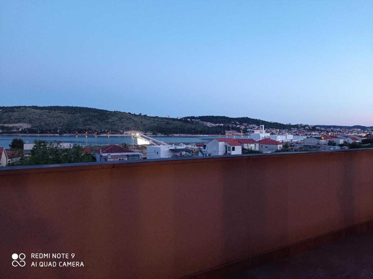 Studio Apartment With Balcony Trogir Kültér fotó