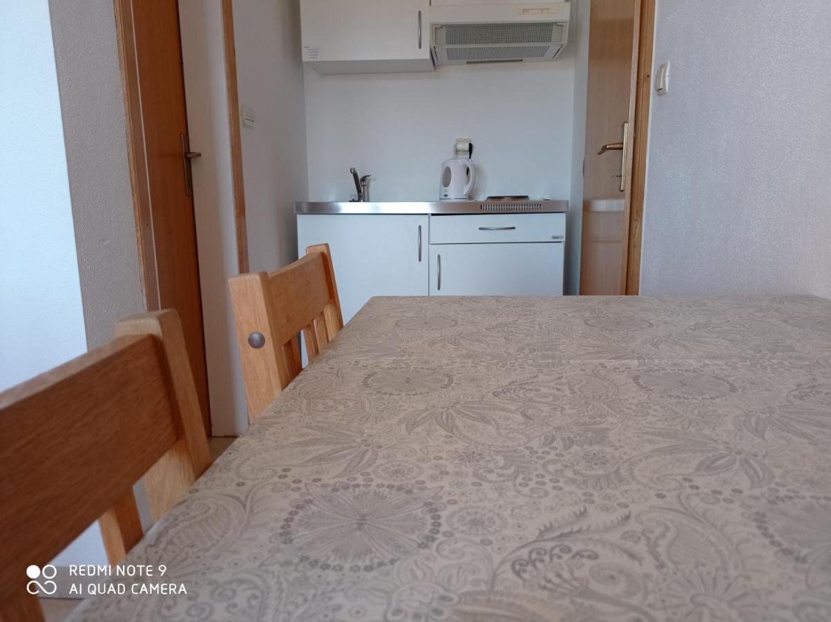 Studio Apartment With Balcony Trogir Kültér fotó