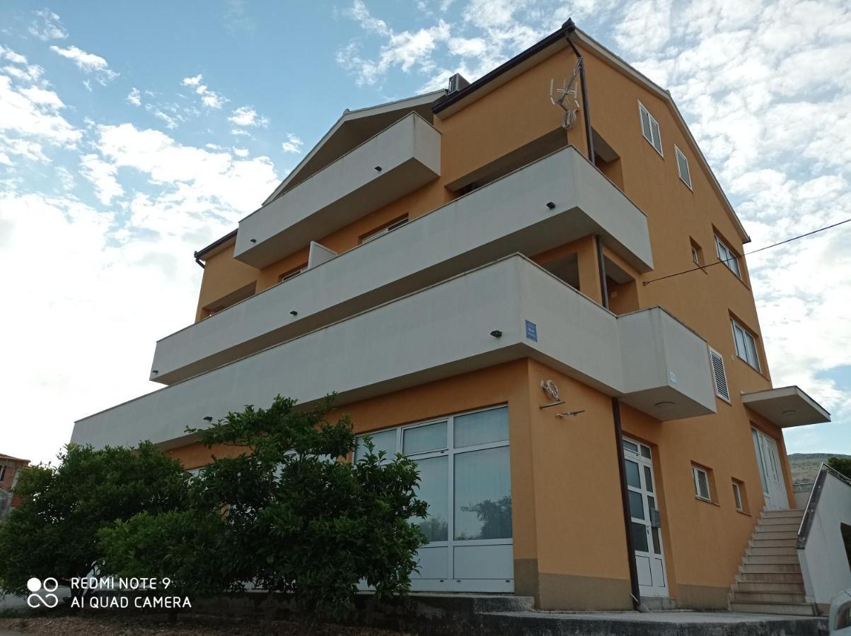 Studio Apartment With Balcony Trogir Kültér fotó